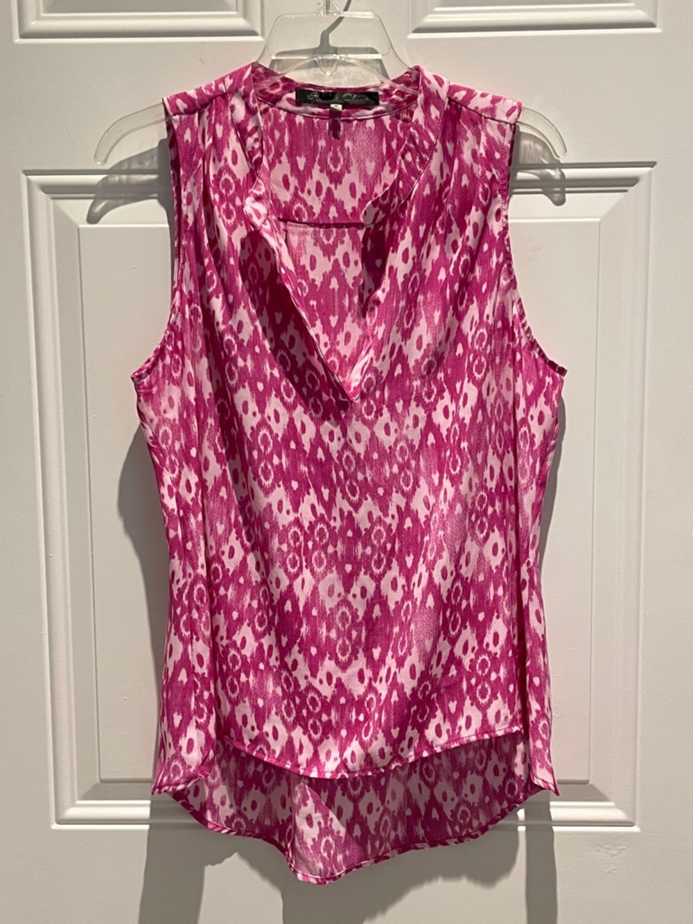 Rose & Olive Sleeveless Pink Rustic Western Pattern V-Neck Top Size Medium